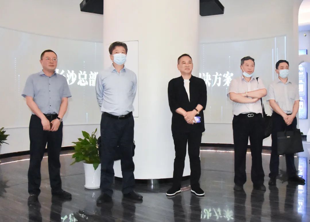  中国农业发展银行湖南省分行辅导一行莅临老哥网调查互换(图1)