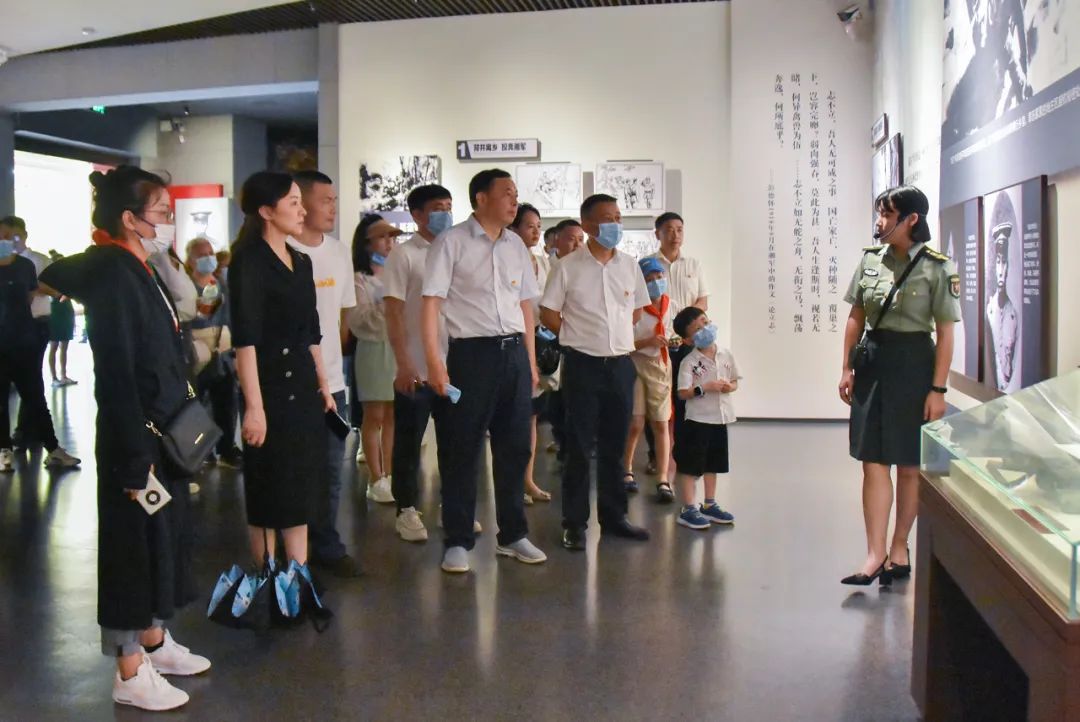 赓续红色血脉，，弘扬爱党心灵！！老哥网党委发展七月主题党日活动(图3)