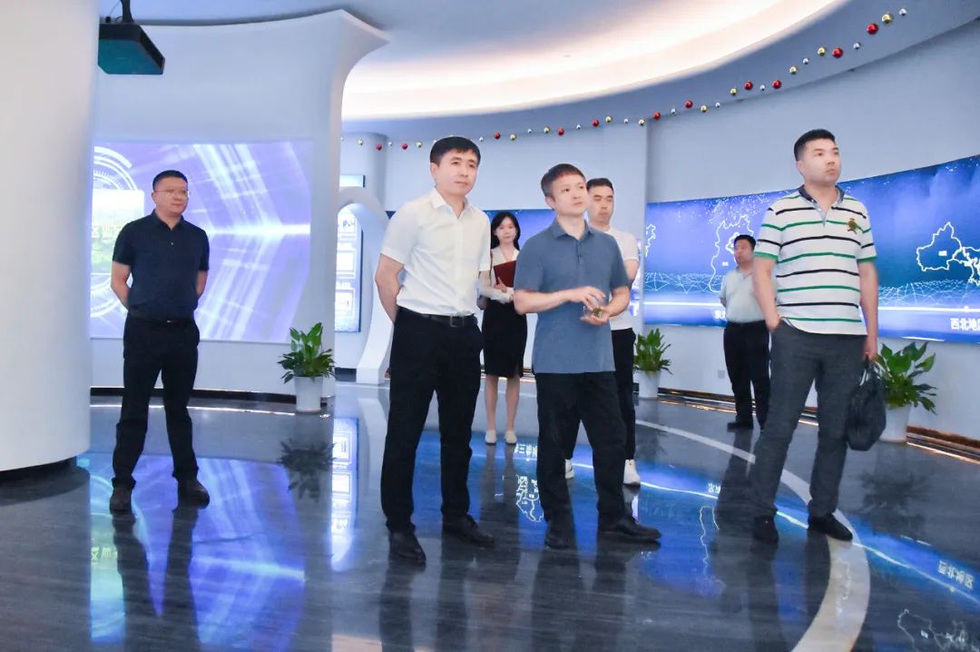 华融湘江银行莅临老哥网调查互换(图4)