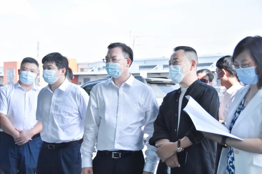 湖南省商务厅党组书记、厅长沈裕谋一行莅临老哥网调查调研(图3)