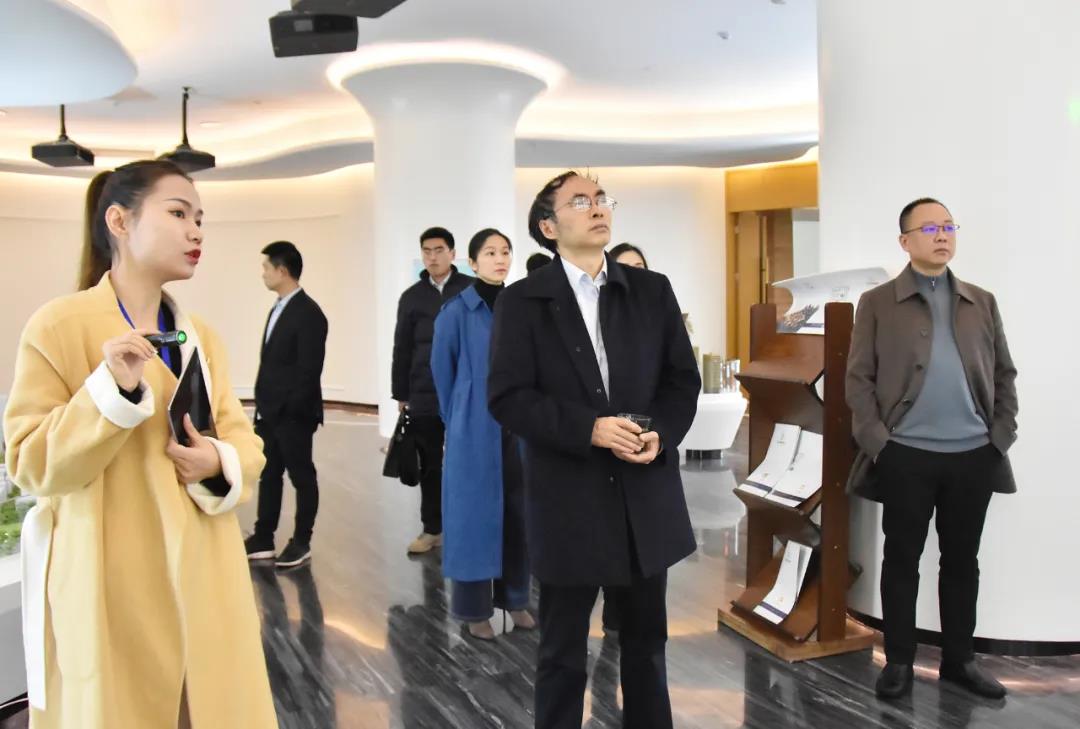 工商银行湖南省分行、、昭通南粤睿融投资公司辅导一行莅临老哥网调查(图1)